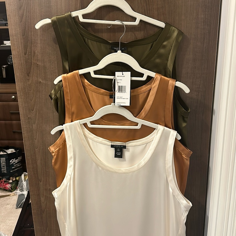 COPY - ONE Lafayette 148 silk tank size L